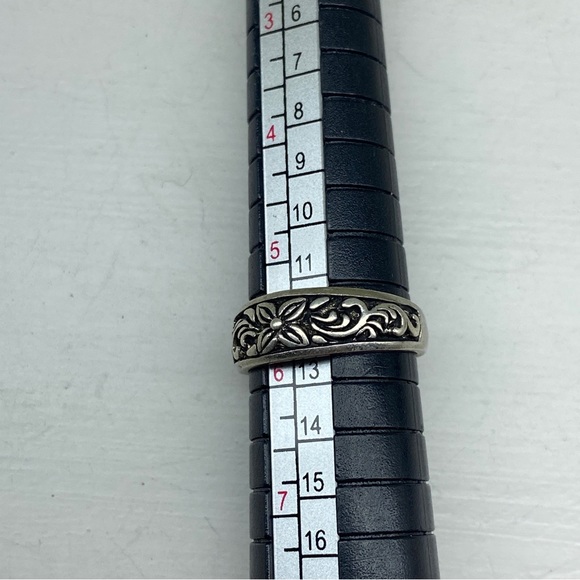 Black Satin Scroll Work And Floral Sterling Silver Ring - Picture 5 of 11